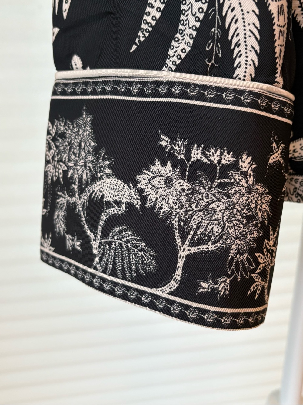 NWT H&M Printed Resort Shirt Black And Tan Tropical Button Shirt Blouse - Picture 6 of 16